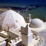 hammamet vacanza tunisia Bianchi tetti della Medina si specchiano nel bel mare di Hammamet
