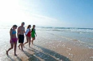 famiglia sulla spiaggia a Rimini