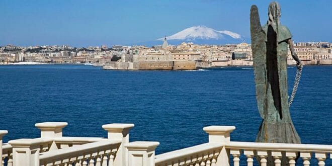 Siracusa, mare in estate