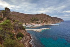 Capraia: il porto visto dall'alto