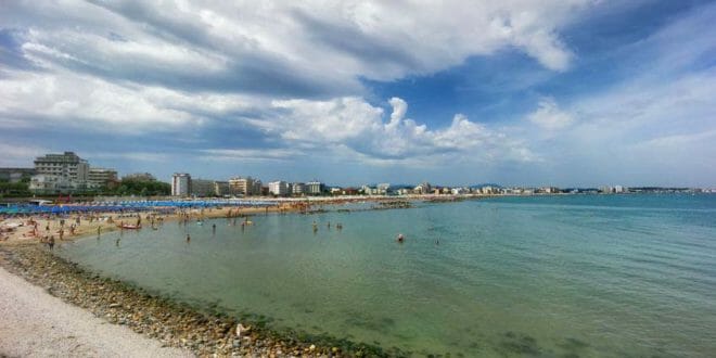 Cattolica, la spiaggia in estate