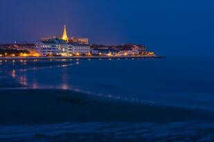 Grado, vista notturna della cittadina