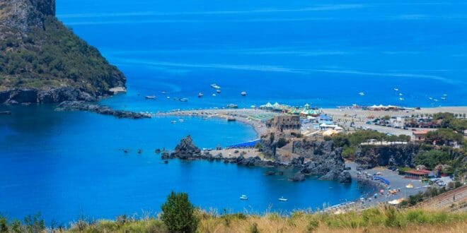 Praia a Mare, davanti all'isola di Dino