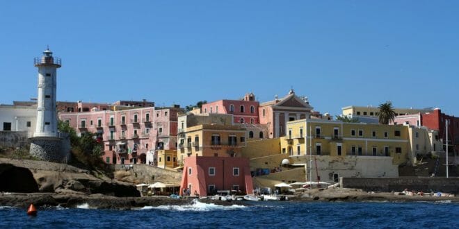 Ventotene, la cittadina