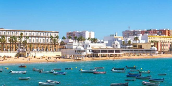 Cadice, la spiaggia cittadina