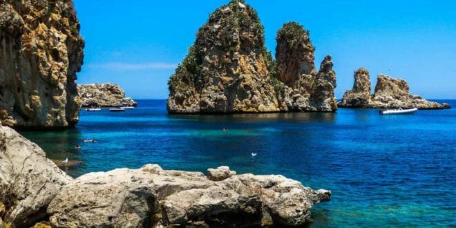Alcamo, i faraglioni di Scopello