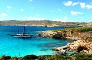 Guida di Malta, la costa di Comino