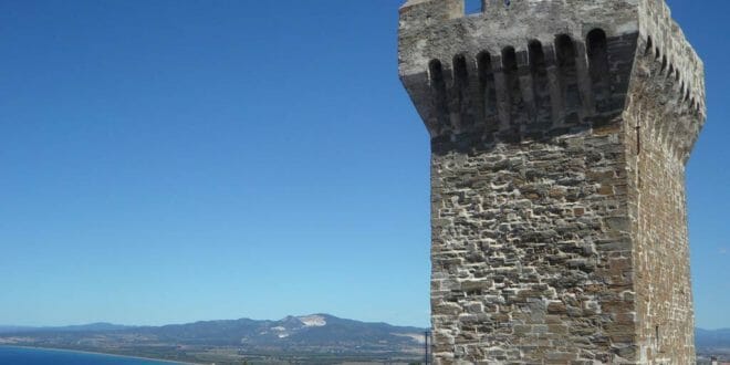 Populonia e Baratti, il golfo e la torre