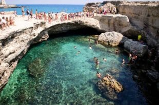 Grotta della Poesia, in Salento