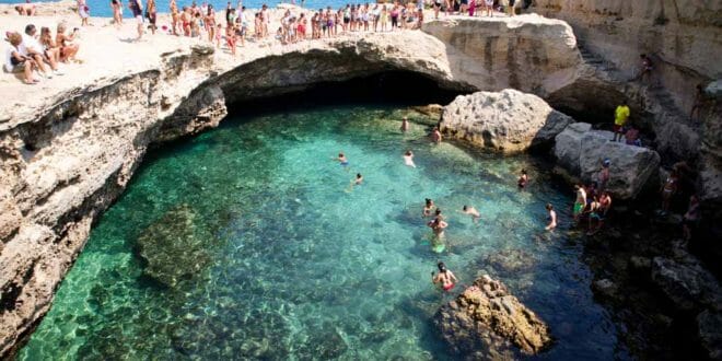 Grotta della Poesia, in Salento